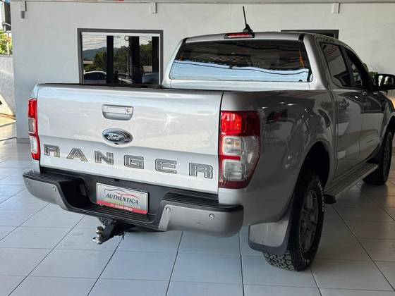 FORD RANGER 2.2 XLS 4X4 CD 16V DIESEL 4P AUTOMÁTICO